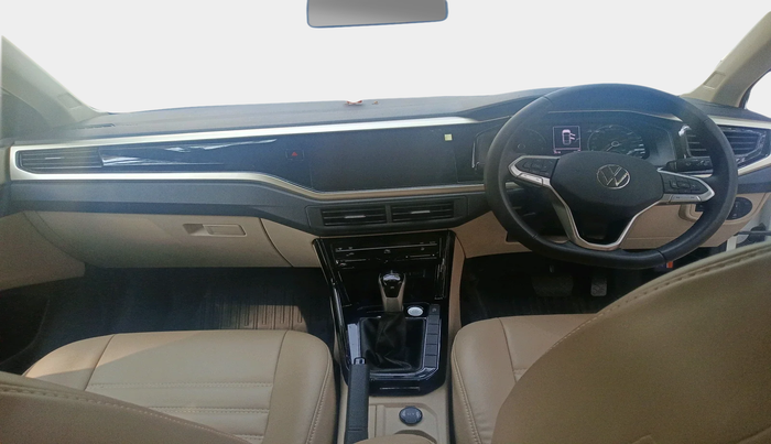 2023 Volkswagen VIRTUS HIGHLINE TSI 1.0 AT, Petrol, Automatic, 2,618 km, interior