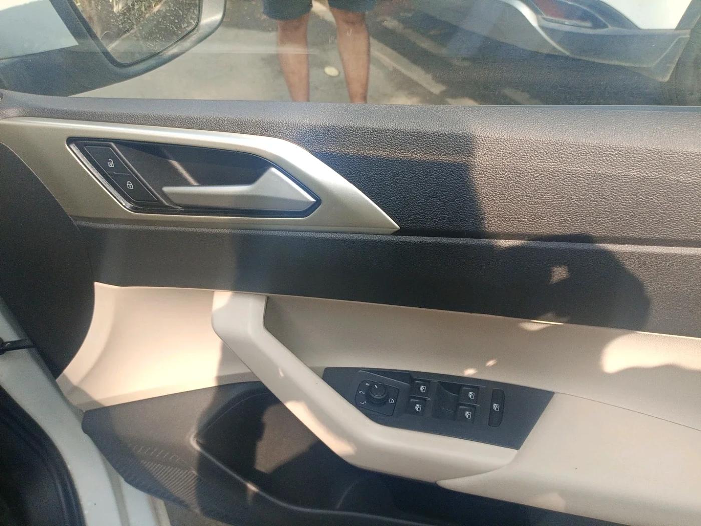 2023 Volkswagen VIRTUS HIGHLINE TSI 1.0 AT, Petrol, Automatic, 2,700 km, interior