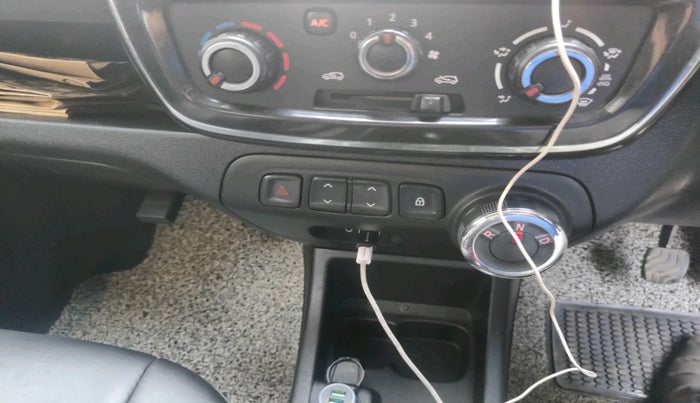 2019 Renault Kwid RXT 1.0 AMT (O), Petrol, Automatic, 22,579 km, interior