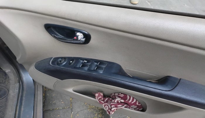 2012 Hyundai i10 SPORTZ 1.2, Petrol, Manual, 1,33,101 km, interior