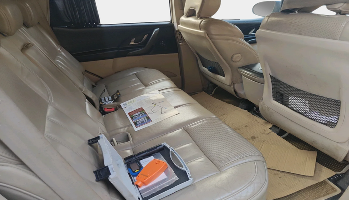 2016 Mahindra XUV500 W10, Diesel, Manual, 1,19,920 km, interior