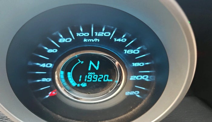 2016 Mahindra XUV500 W10, Diesel, Manual, 1,19,920 km, interior