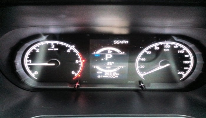 2022 Tata Harrier XMA 2.0L KRYOTEC, Diesel, Automatic, 25,312 km, interior