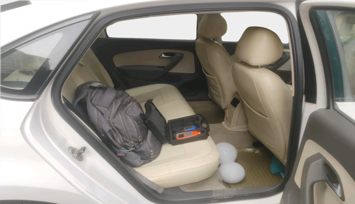 2011 Volkswagen Vento HIGHLINE 1.6 MPI, Petrol, Manual, 55,971 km, interior