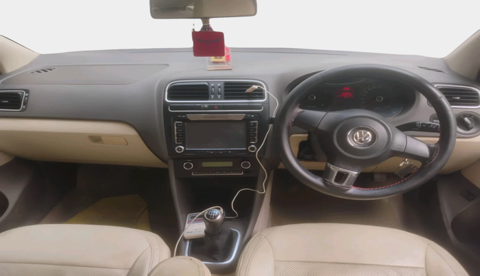 2011 Volkswagen Vento HIGHLINE 1.6 MPI, Petrol, Manual, 55,971 km, interior