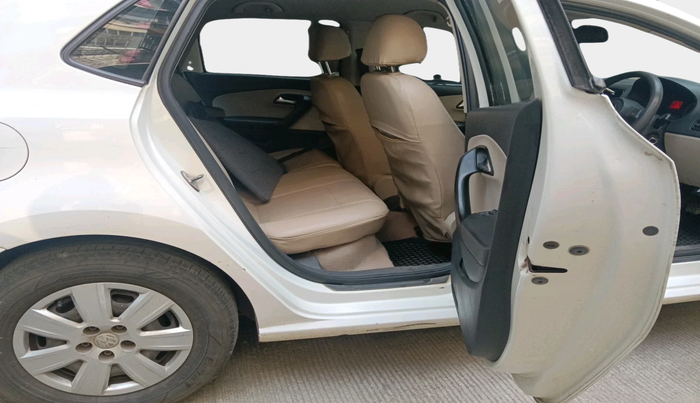 2011 Volkswagen Polo COMFORTLINE 1.2L PETROL, Petrol, Manual, 1,73,836 km, interior