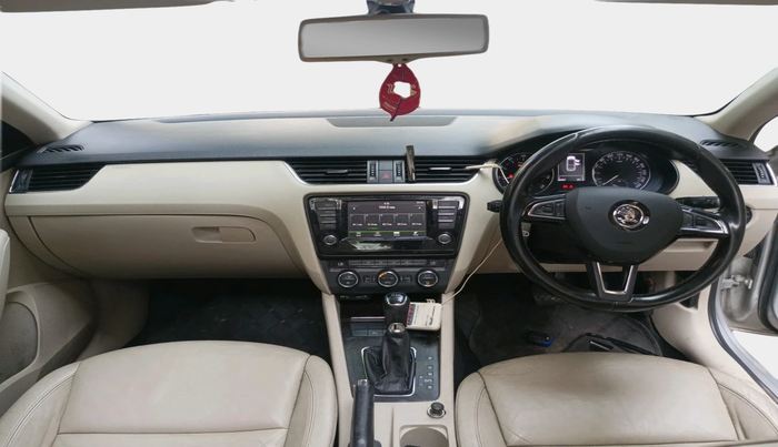 2016 Skoda Octavia STYLE PLUS AT 1.8 TSI, Petrol, Automatic, 96,957 km, interior