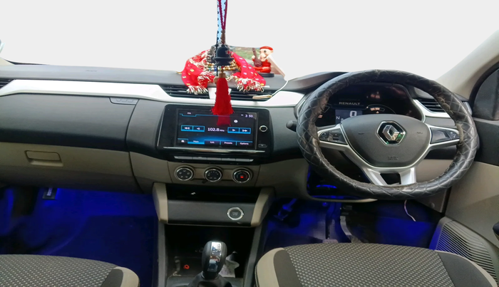 2022 Renault TRIBER RXZ AMT DUAL TONE, Petrol, Automatic, 23,647 km, interior