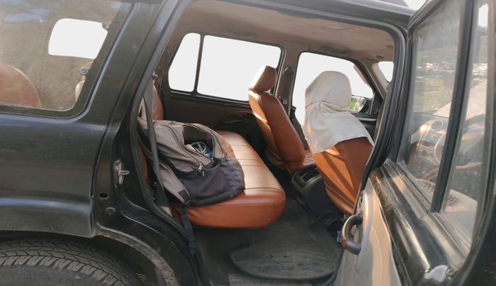 2010 Mahindra Scorpio LX, Diesel, Manual, 1,29,500 km, interior