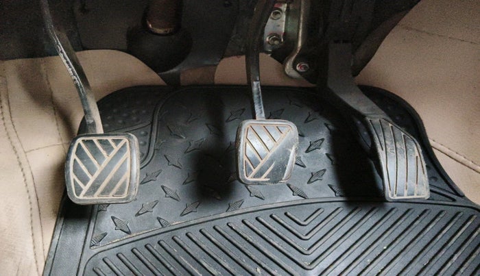 2015 Maruti Ertiga VXI CNG, Petrol, Manual, 1,23,342 km, interior