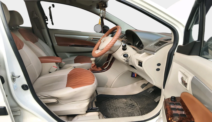 2015 Maruti Ertiga VXI CNG, Petrol, Manual, 1,23,342 km, interior