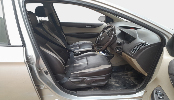 2010 Hyundai i20 ASTA 1.2, Petrol, Manual, 1,03,579 km, interior