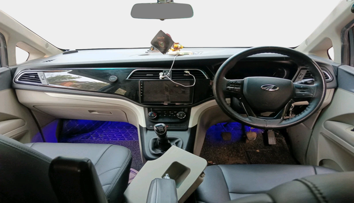 2018 Mahindra MARAZZO M6 7 STR, Diesel, Manual, 98,872 km, interior