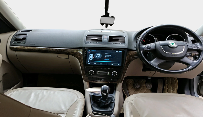 2012 Skoda Yeti ELEGANCE 2.0 TDI CR 4X4, Diesel, Manual, 84,533 km, interior