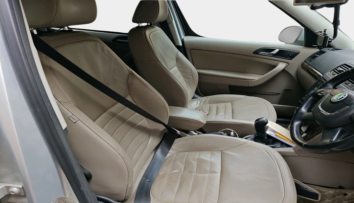 2012 Skoda Yeti ELEGANCE 2.0 TDI CR 4X4, Diesel, Manual, 84,533 km, interior