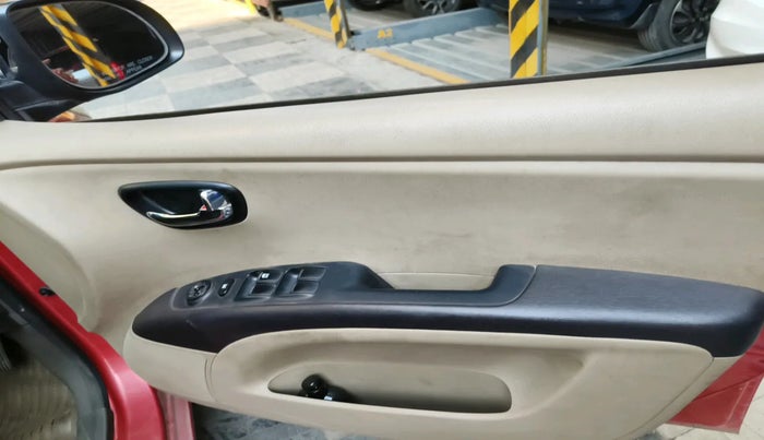 2011 Hyundai i10 SPORTZ 1.2 AT, Petrol, Automatic, 1,06,662 km, interior