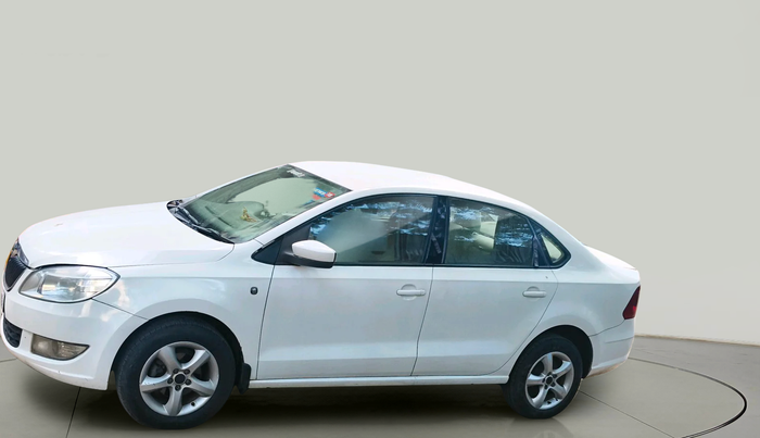 2014 Skoda Rapid AMBITION 1.6 MPI MT PLUS ALLOY, Petrol, Manual, 61,561 km, exterior