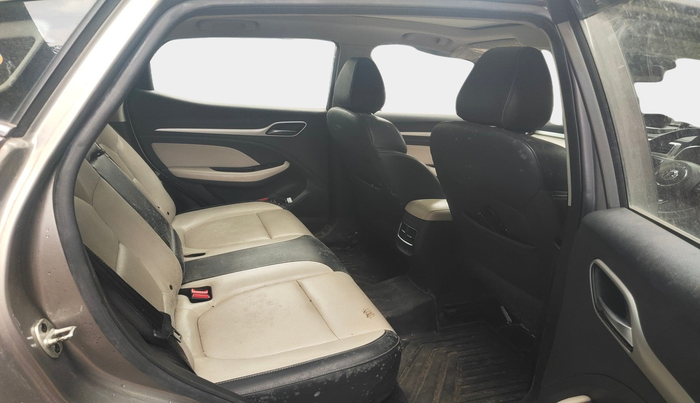 2022 MG ASTOR  SHARP 1.5 MT IVORY , Petrol, Manual, 21,171 km, interior
