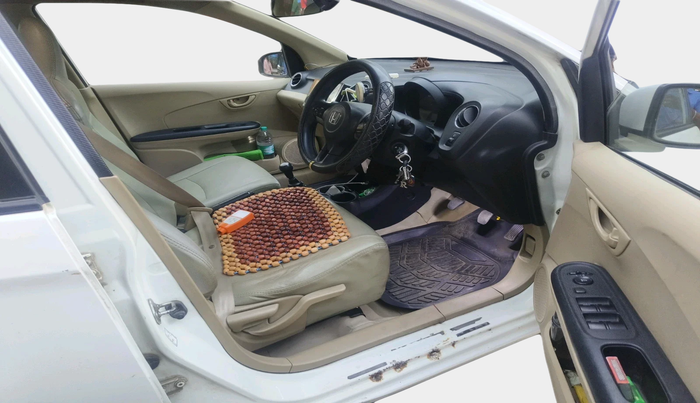 2015 Honda Amaze 1.2L I-VTEC S, Petrol, Manual, 2,11,610 km, interior