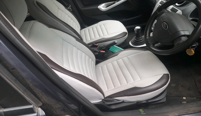 2011 Ford Figo TITANIUM 1.4 DIESEL, Diesel, Manual, 1,07,821 km, interior