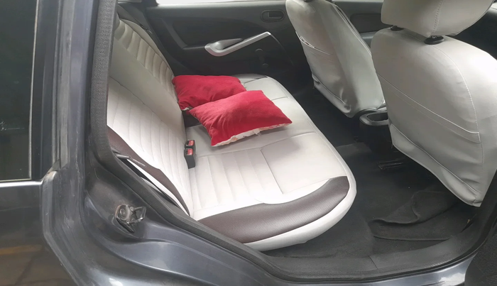 2011 Ford Figo TITANIUM 1.4 DIESEL, Diesel, Manual, 1,07,821 km, interior