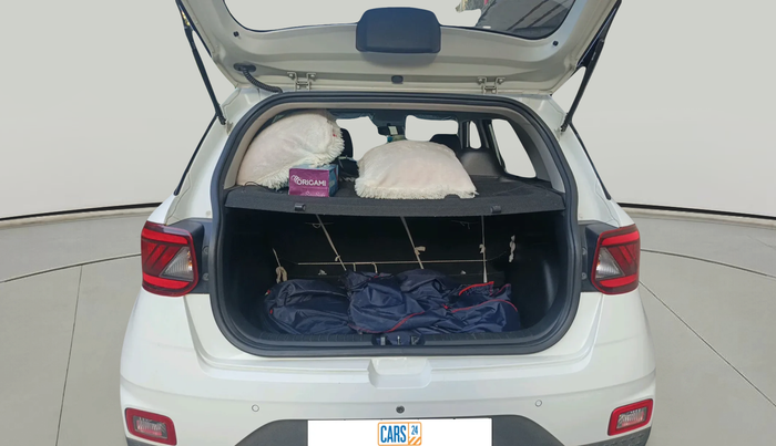 2020 Hyundai VENUE E 1.2, Petrol, Manual, 35,426 km, exterior