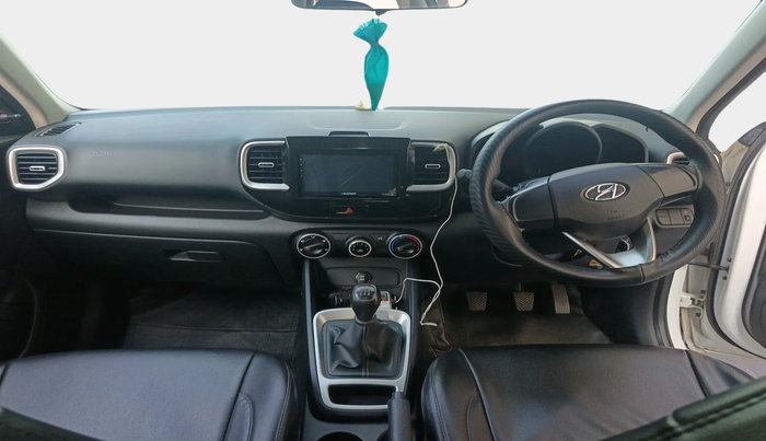 2020 Hyundai VENUE E 1.2, Petrol, Manual, 35,426 km, interior