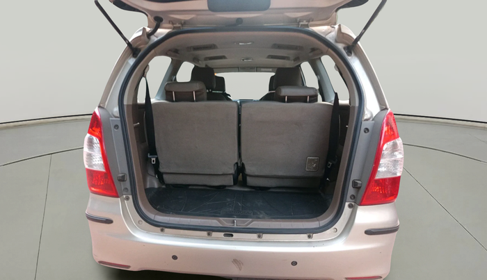 2015 Toyota Innova 2.5 GX 7 STR, Diesel, Manual, 1,42,630 km, exterior