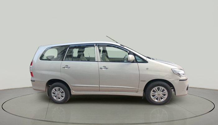 2015 Toyota Innova 2.5 GX 7 STR, Diesel, Manual, 1,42,630 km, exterior