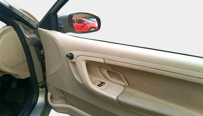 2011 Skoda Fabia AMBIENTE 1.2 MPI, Petrol, Manual, 1,30,200 km, interior