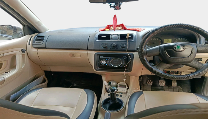 2011 Skoda Fabia AMBIENTE 1.2 MPI, Petrol, Manual, 1,30,200 km, interior