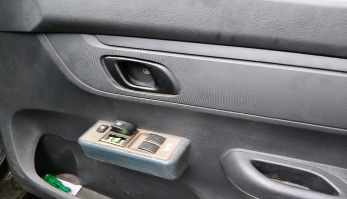 2015 Renault Kwid RXL, Petrol, Manual, 1,07,489 km, interior