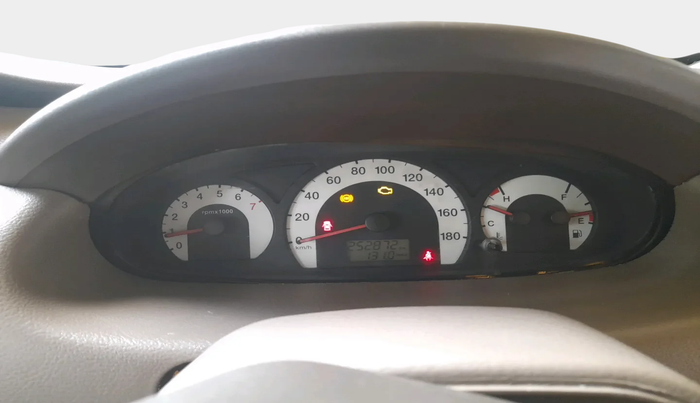 2013 Mahindra Xylo H9 BS IV, Diesel, Manual, 2,52,872 km, interior