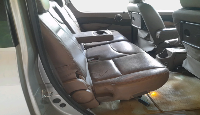 2013 Mahindra Xylo H9 BS IV, Diesel, Manual, 2,52,872 km, interior