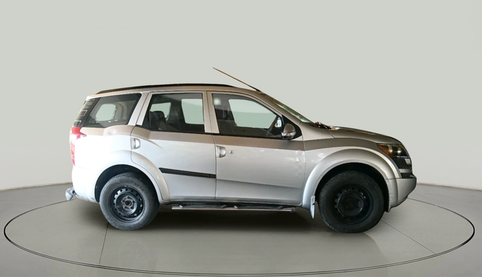 2015 Mahindra XUV500 W4, Diesel, Manual, 1,08,659 km, exterior