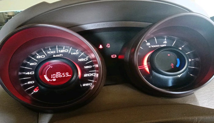 2015 Mahindra XUV500 W4, Diesel, Manual, 1,08,659 km, interior