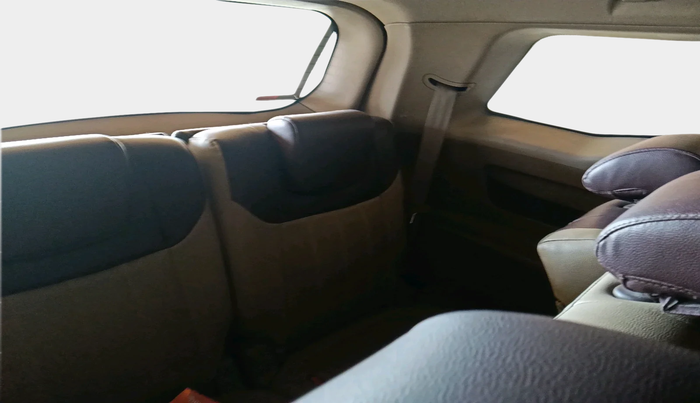 2015 Mahindra XUV500 W4, Diesel, Manual, 1,08,659 km, interior