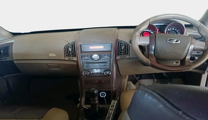 2015 Mahindra XUV500 W4, Diesel, Manual, 1,08,659 km, interior