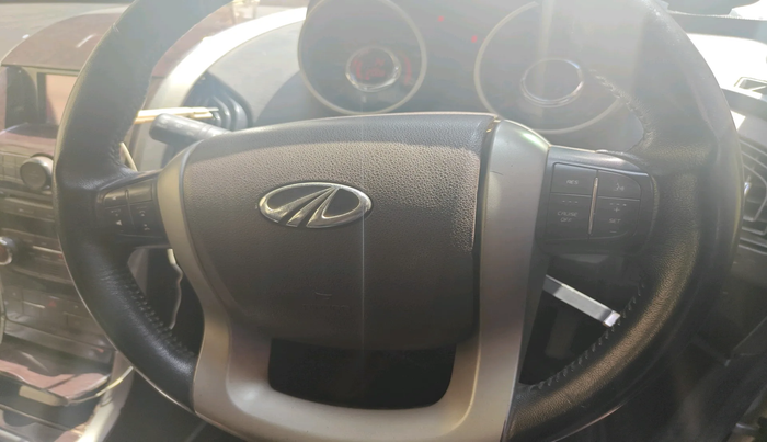 2012 Mahindra XUV500 W8, Diesel, Manual, 1,20,081 km, interior