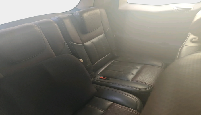 2012 Mahindra XUV500 W8, Diesel, Manual, 1,20,081 km, interior