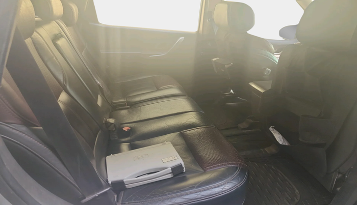 2012 Mahindra XUV500 W8, Diesel, Manual, 1,20,081 km, interior