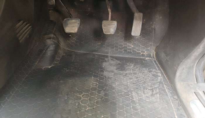 2012 Mahindra XUV500 W8, Diesel, Manual, 1,20,081 km, interior