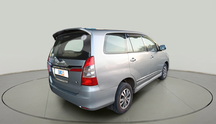 2015 Toyota Innova 2.5 VX 8 STR, Diesel, Manual, 1,84,985 km, exterior