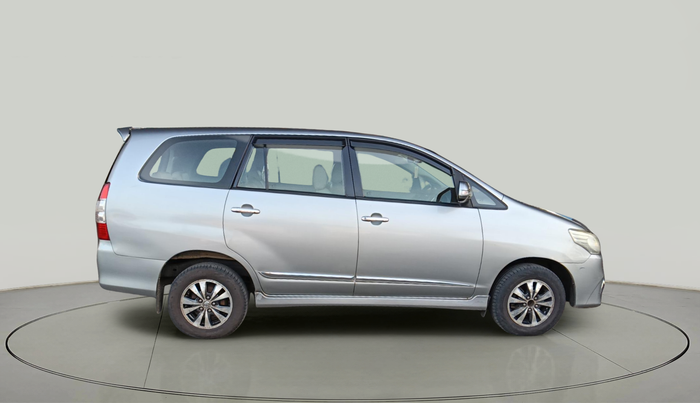 2015 Toyota Innova 2.5 VX 8 STR, Diesel, Manual, 1,84,985 km, exterior