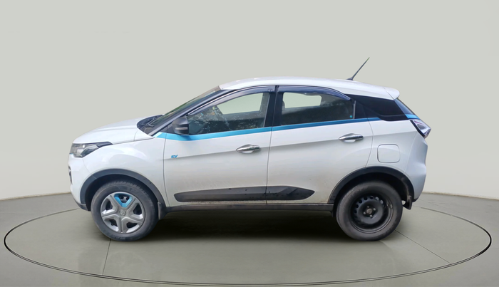 2022 Tata NEXON EV XM, Electric, Automatic, 1,20,301 km, exterior