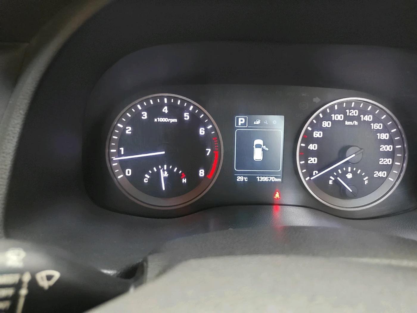 2016 Hyundai Tucson 2WD AT GL PETROL , Petrol, Automatic, 1,39,670 km, interior
