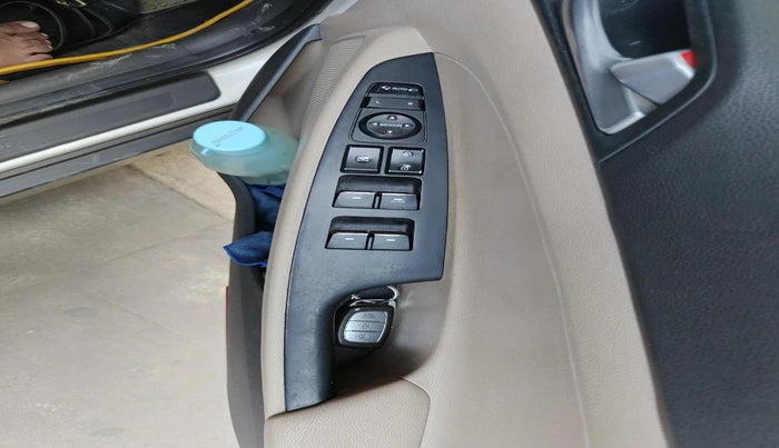 2016 Hyundai Tucson 2WD AT GL PETROL , Petrol, Automatic, 1,39,670 km, interior