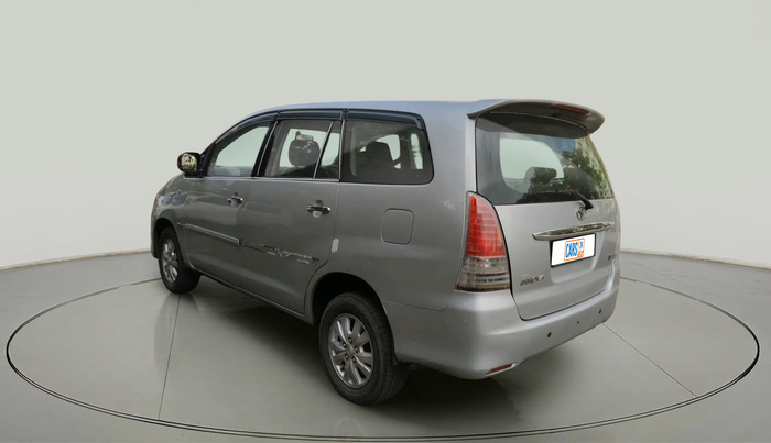 2011 Toyota Innova VX 2.5 8 STR, Diesel, Manual, 1,83,527 km, exterior