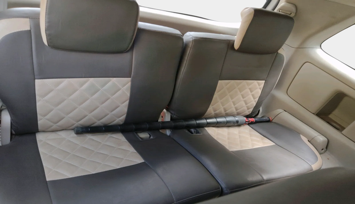 2011 Toyota Innova VX 2.5 8 STR, Diesel, Manual, 1,83,527 km, interior