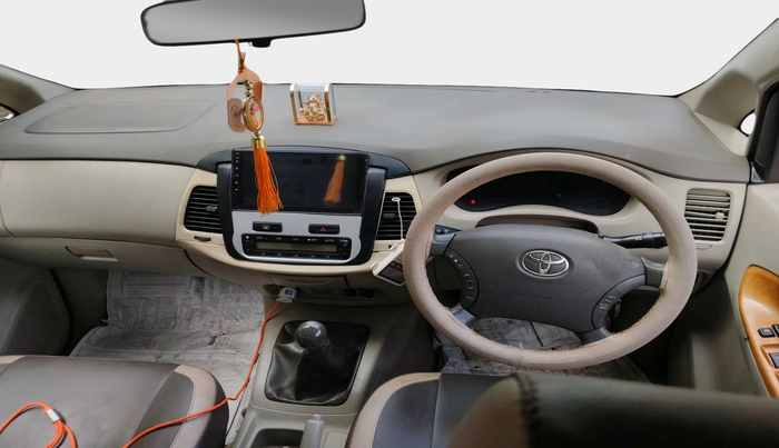 2011 Toyota Innova VX 2.5 8 STR, Diesel, Manual, 1,83,527 km, interior